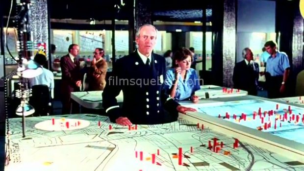 Henry Fonda, directeur des pompiers dans le film catastrophe City on Fire de Alvin Rakoff (image extraite du film - Collection filmsquebec.com - Reproduction interdite sans autorisation)