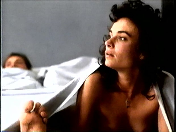 Marie-Josée Gauthier - Sous les draps, les étoiles de Jean-Pierre Gariépy (Capture d'image de la VHS - ©filmsquebec.com)