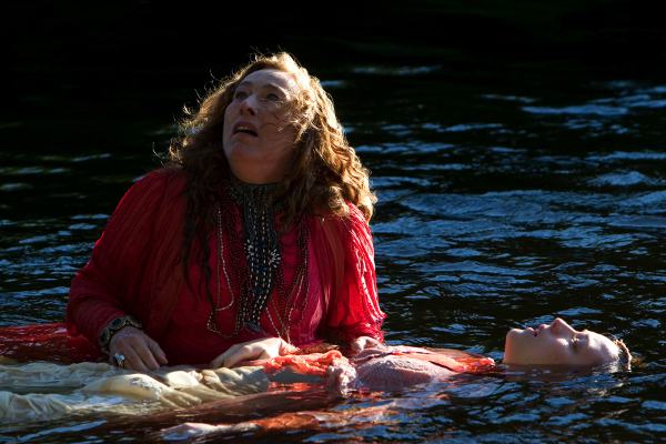 Marie Tifo et Evelyne Brochu dans le film fantastique Grande Ourse, la clé des possibles (Patrice Sauvé 2009, Alliance Vivafilm)