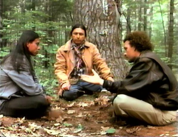 L'automne sauvage de Gabriel Pelletier - Minton (Serge Dupire) et l'indien (Raoul Trujillo) se réconcilie après 11 ans - (Capture VHS - ©filmsquebec.com)