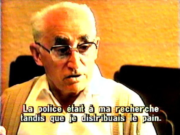 Image extraite du film Caffè Italia, Montréal (1985, Paul Tana) - On y voit un résident âgé témoigner de son arrestation et de son emprisonnement au camp de Petawawa