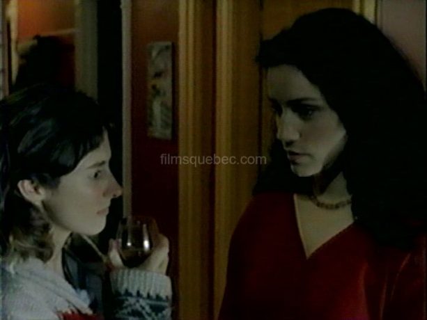 Genevieve Bilodeau et Isabelle Brouillette, les deux rivales convoitant Samuel, dans le film Crème glacée, chocolat et autres consolations de Julie Hivon