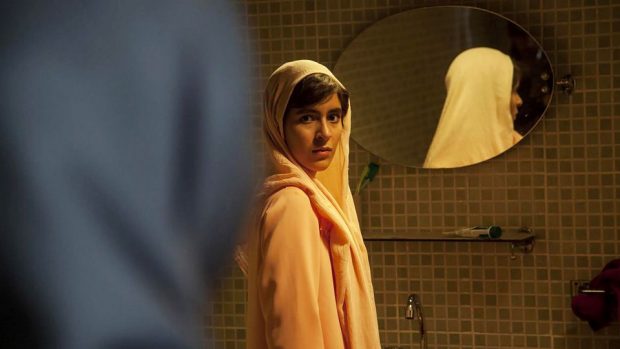 Image de la jeune Mahour Jabbari dans le film canado-iranien Ava de Sadaf Foroughi