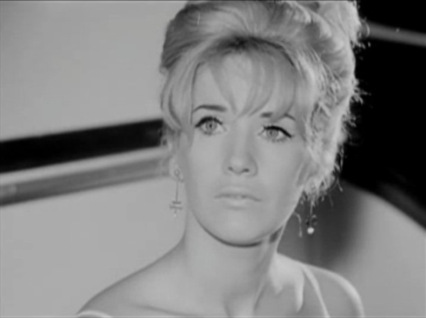 Image de la superbe comédienne Andrée Lachapelle dans le film La corde au cou (Pierre Patry, 1965)