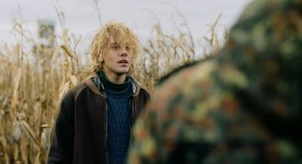 Xavier Dolan dans Tom à la ferme (© Films Séville)