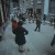 Documentaire de Gilles Groulx intitulé Québec... ? - Enfants jouant dans une rue étroite de la vieille capitale (collection personnelle)