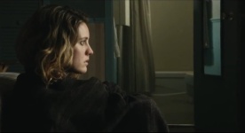 Evelyne Brochu dans le film Les loups de Sophie Deraspe (image extraite de la bande annonce du film)