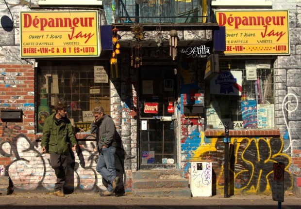 Image des comédiens Émile Schneider et Roy Dupuis dans Là où Atilla passe (2015, Onur Karaman - K-films Amérique)