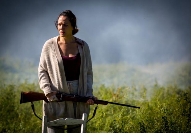 Monia Chokri dans le film Les Affamés de Robin Aubert (Crédit photo Emmanuel CROMBEZ)