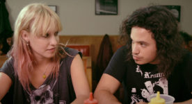 Rose-Marie Perreault et Anthony Therrien dans le film "Les faux tatouages" de Pascal Plante