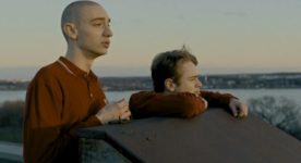 Images des jeunes acteurs Noah Parker et Théodore Pellerin dans le film Ailleurs de Samuel Matteau