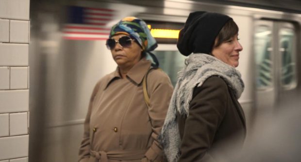 Pascale Bussieres dans Impetus de Jennifer Alleyn (photo prise dans le métro de New York)