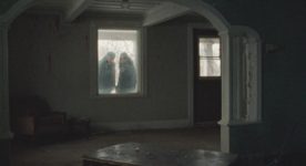Une maison vide, hantée peut-être, dans le film de Denis Côté Répertoire des villes disparues