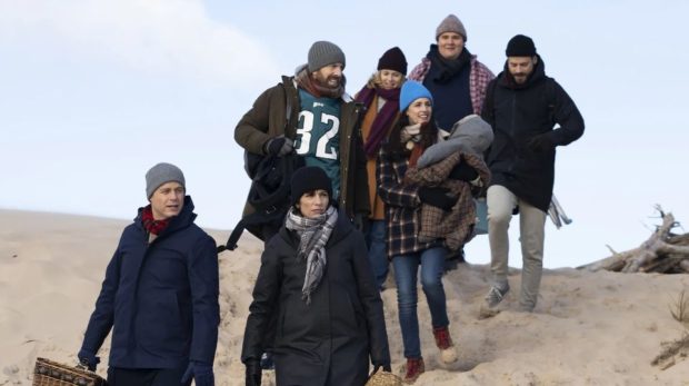 Au revoir le bonheur - Groupe au bord de la plage (photo Eric Myre)