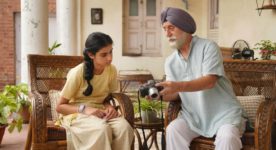 Image des comédiens Anupam Kher et Shanaya Dhillon-Birmhan dans le film "Calorie" d'Eisha Marjara (crédit : Marc Simpson)