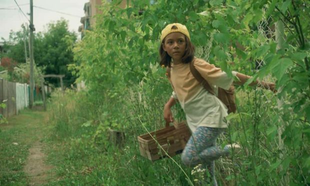 Photo de la jeune actrice Alicia Calero dans la comédie dramatique "Créatures du hasard" de Nadine Gomez (h264, 2026)
