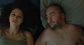 Une scène du film "Invisibles" de Junna Chif mettant en vedette La Bronze (Nadia Essadiqi) - FunFilm, 2025