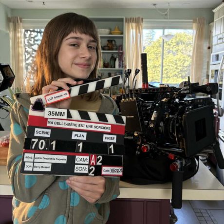 Juliette Aubé sur le plateau de tournage de Ma belle-mère est une sorcière (31 mars 2025)