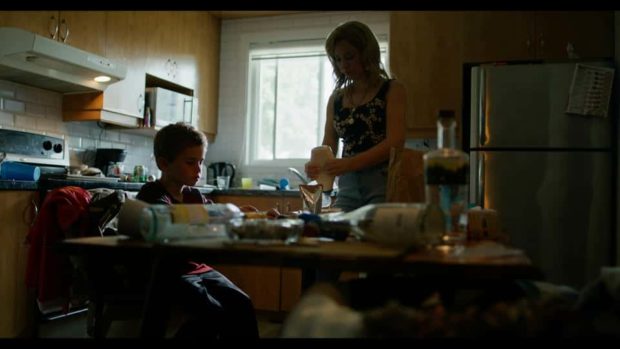 Félix Legault et Mélanie Elliott dans le film Négligence (Leonardo Fuica, 2025)