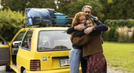 Liliane Skelly, Camille Felton et François Létourneau dans le film pour la jeunesse "Coeur de slush", réalisé par Mariloup Wolfe - Photo : Éric Myre.