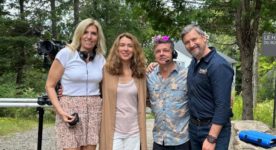 Sur le tournage du long métrage "Habiter la maison" - Sur la photo de gauche à droite : Renée Beaulieu (réalisatrice), Nathalie Cavezzali (comédienne), Serge Desrosiers (producteur et directeur photo), François Papineau (comédien).