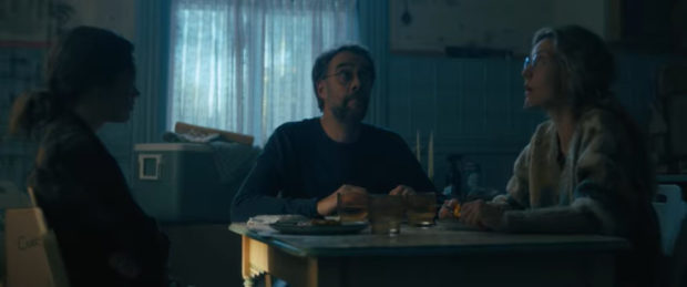 Image extraite de la pré-bande annonce de la comédie fantastique Hantée (2026)