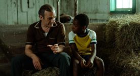 Martin Dubreuil (g.) et Rayan Dieudonné (d.) dans une scène du film Kanaval d'Henri Pardo (Maison 4:3)