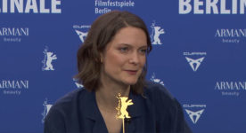 La cinéaste québécoise Geneviève Dulude-De Celles lors de la conférence de presse de Nina Roza, le 16 février 2026 (capture d'écran)